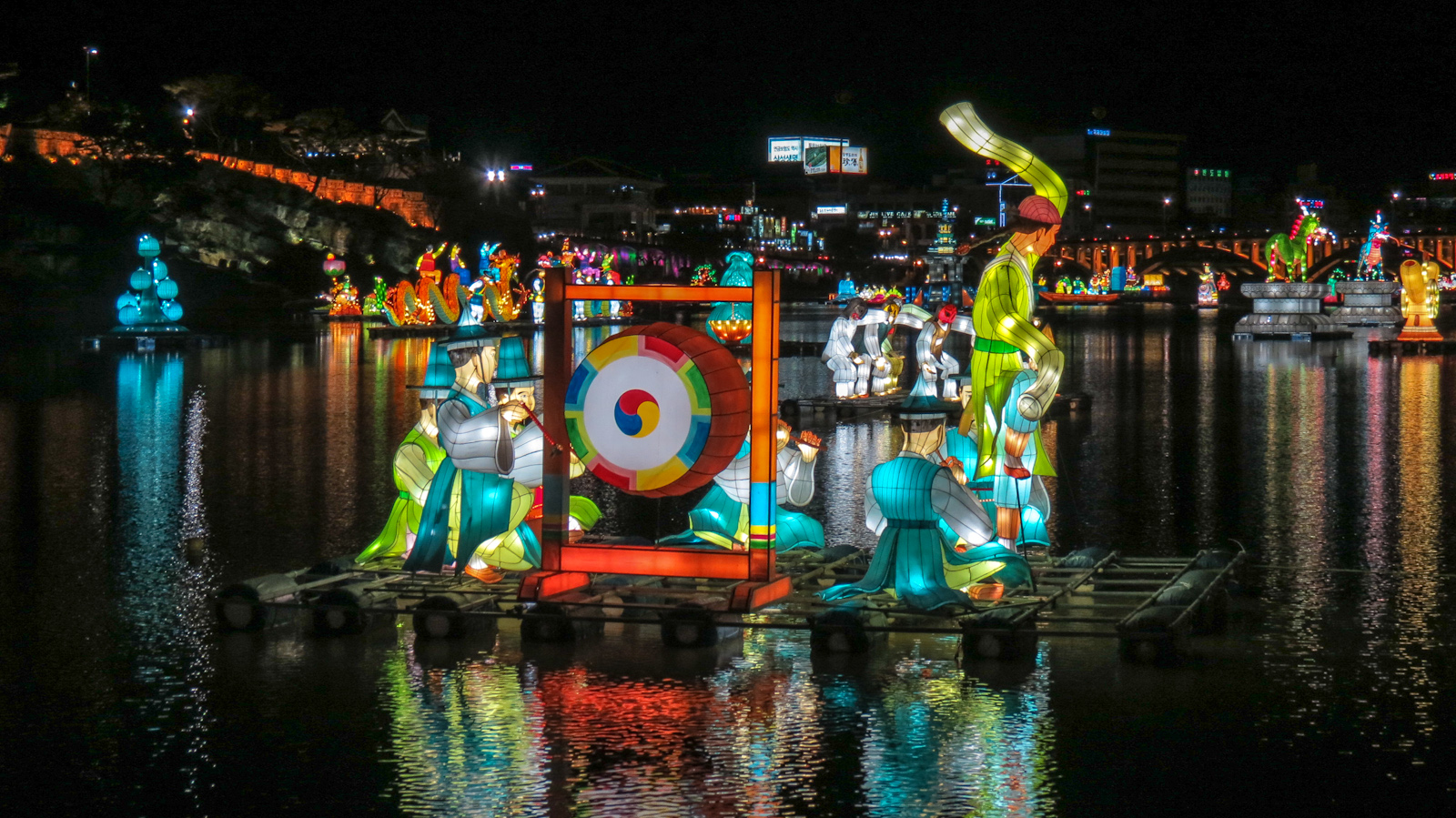 jinju-lantern-festival-water-view