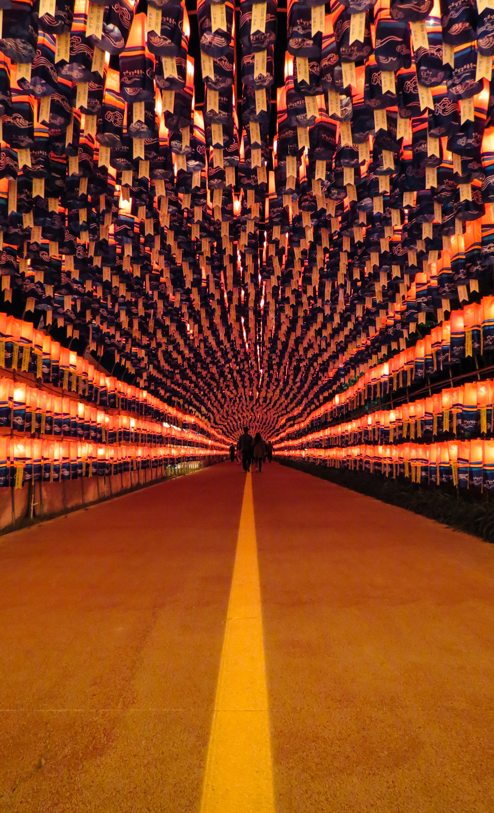 tunnel-of-lanterns-jiju-lantern-festival-korea