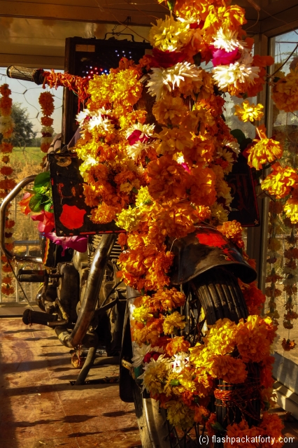 motorcycle-shrine-udaipur-road