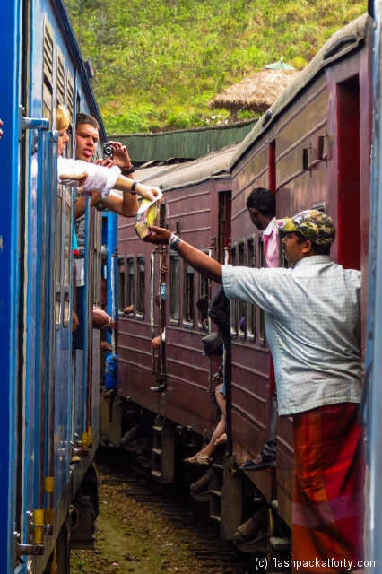 train-to-train-hawkers-sri-lanka