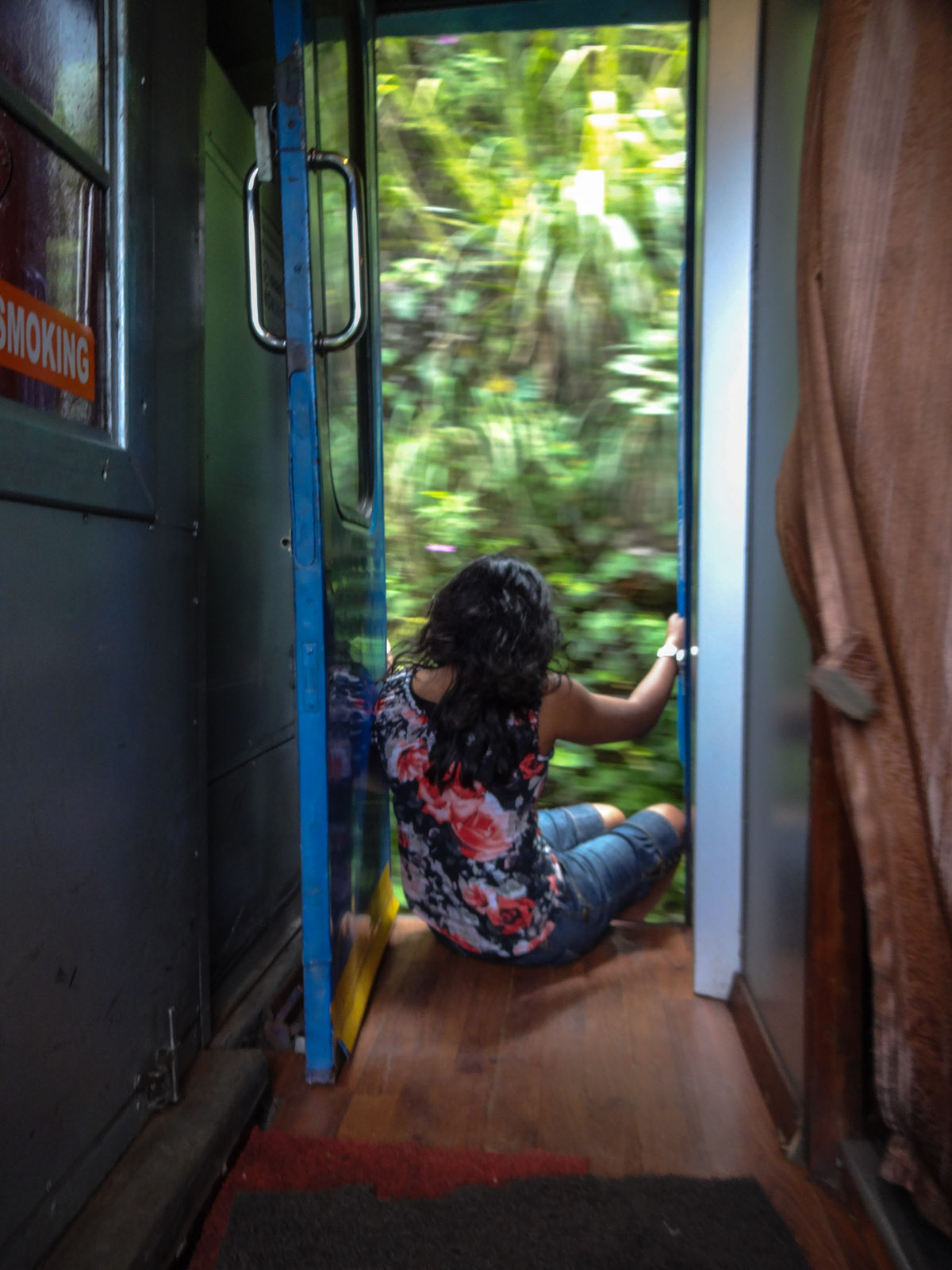 riding-teh-footplate-sri-lankan-train