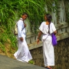 school-kids-leave-buddhist-school-kandy