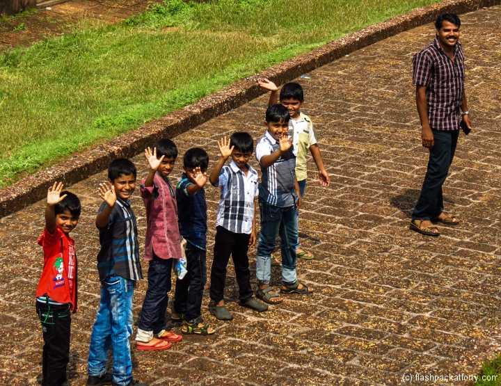bye-bye-schoolkids-kannur-fort-st-angelo