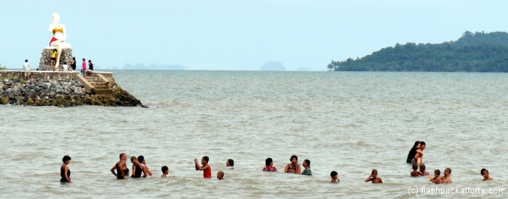 kep-mermaid-and-swimmers