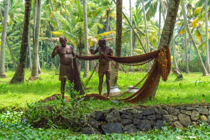 fishnet-repair-kerala-backwaters