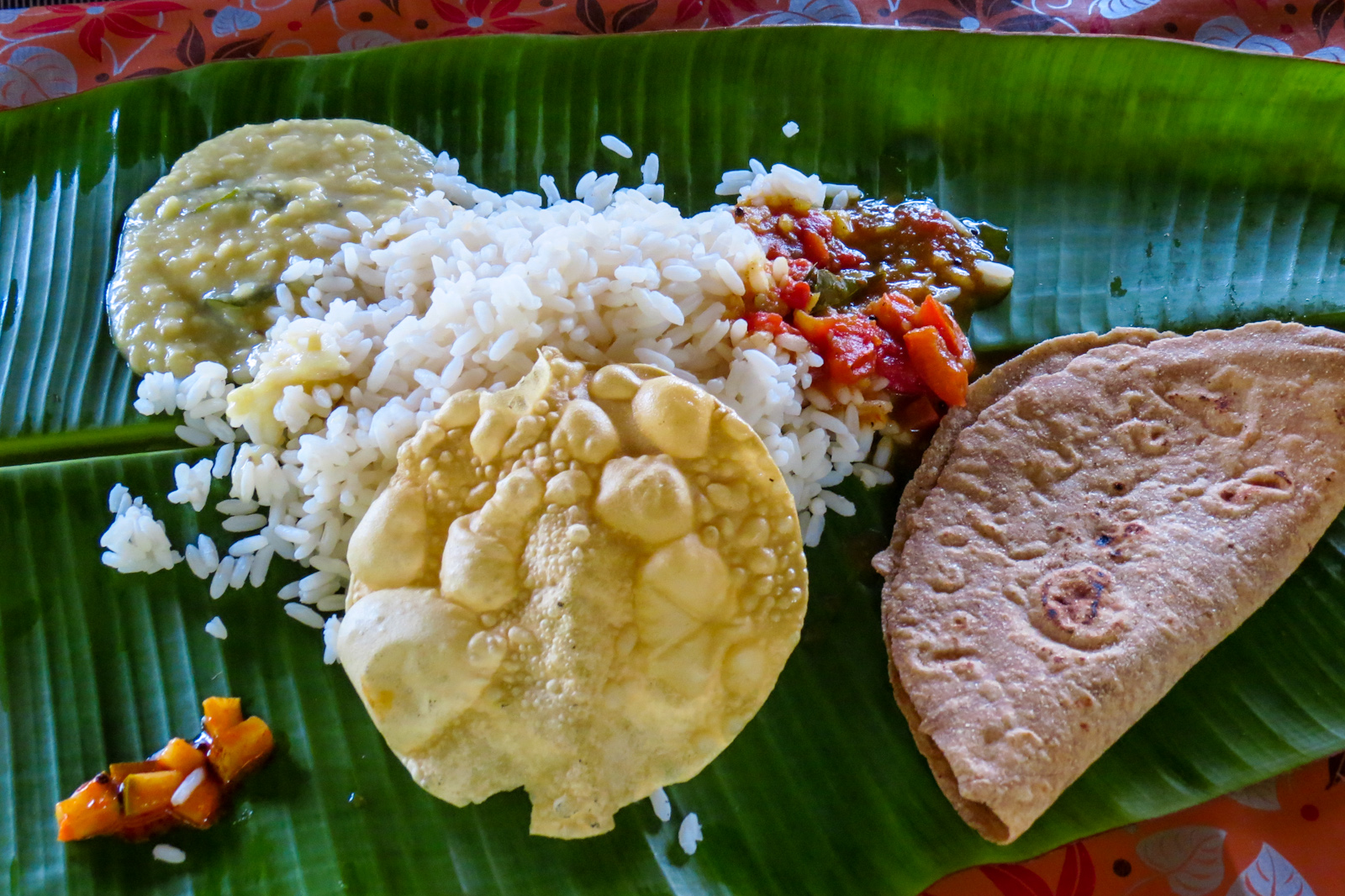traditional-lunch-kerala-backwaters