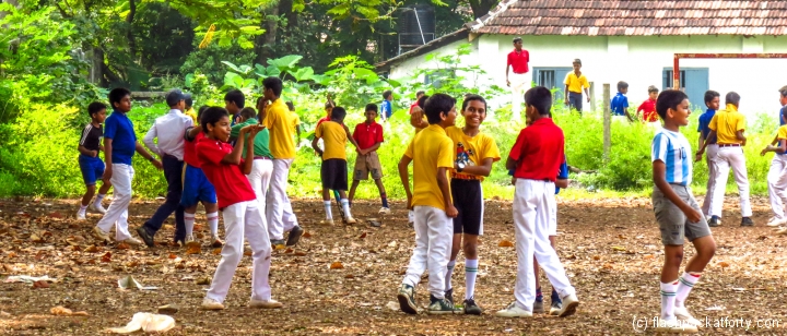 colourful-school-kids-playing-fort-kochi