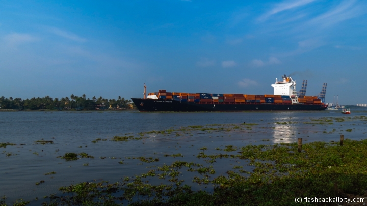 container-vessel-port-fort-kochi