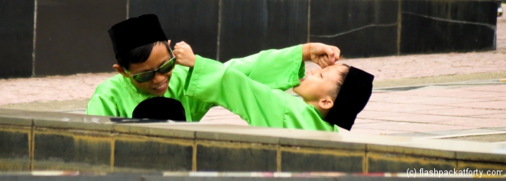 malay-kids-playing