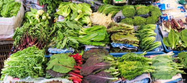 barbecue-lettuce-leaves-market-stall-seoul