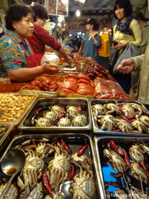 crab-stall-kwangjang-market-seoul