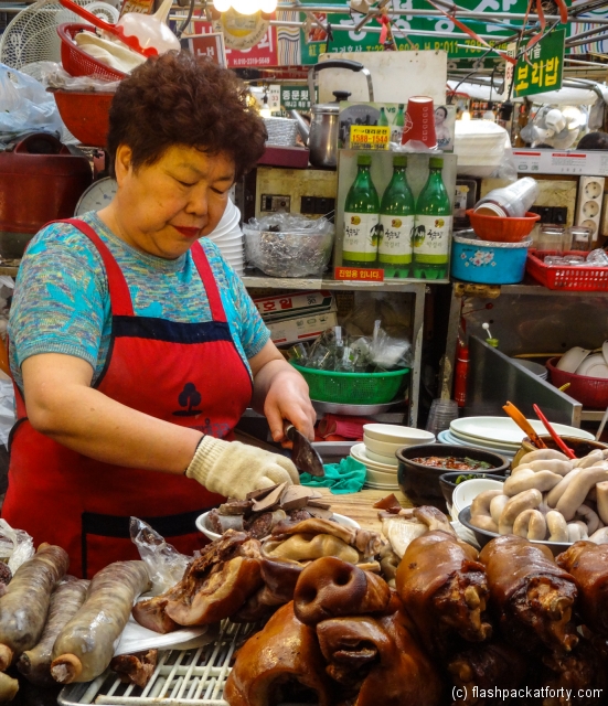 gwangjang-market-trader-seoul