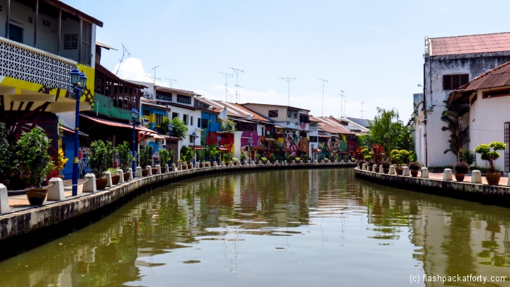 river-view-malacca-painted-houses