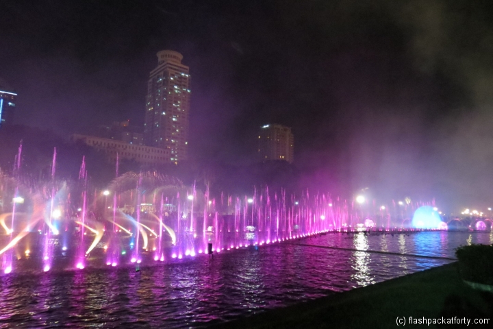 fountain-light-show-rizal-park