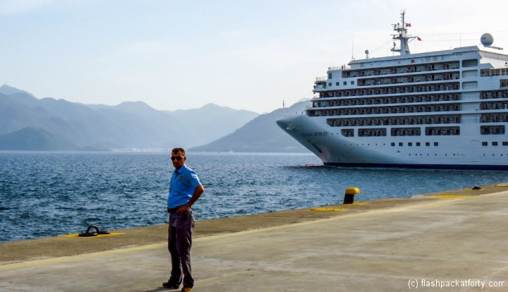cruise-liner-leaves-marmaris-port
