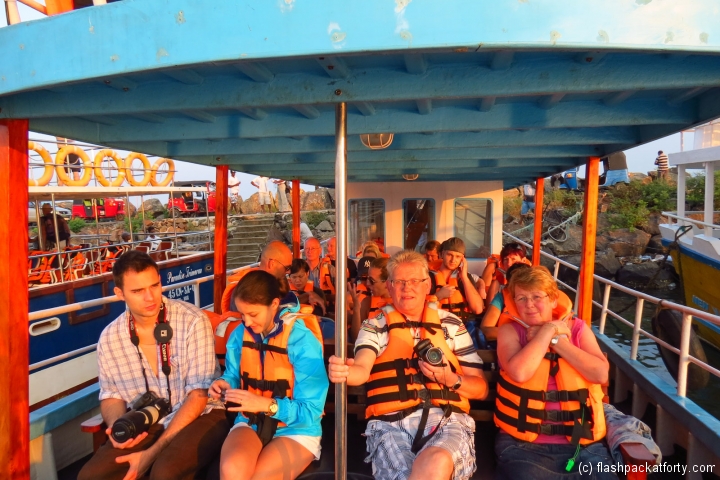 mirissa-whale-watcing-boat