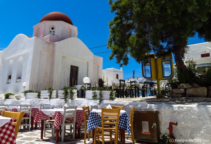 mykonos-church-and-restaurant