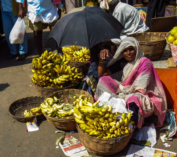 banana-woman-seeks-shande-mysore-india