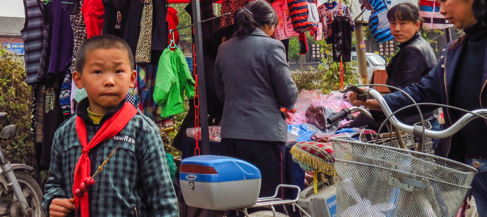 pingyao-market-your-boy