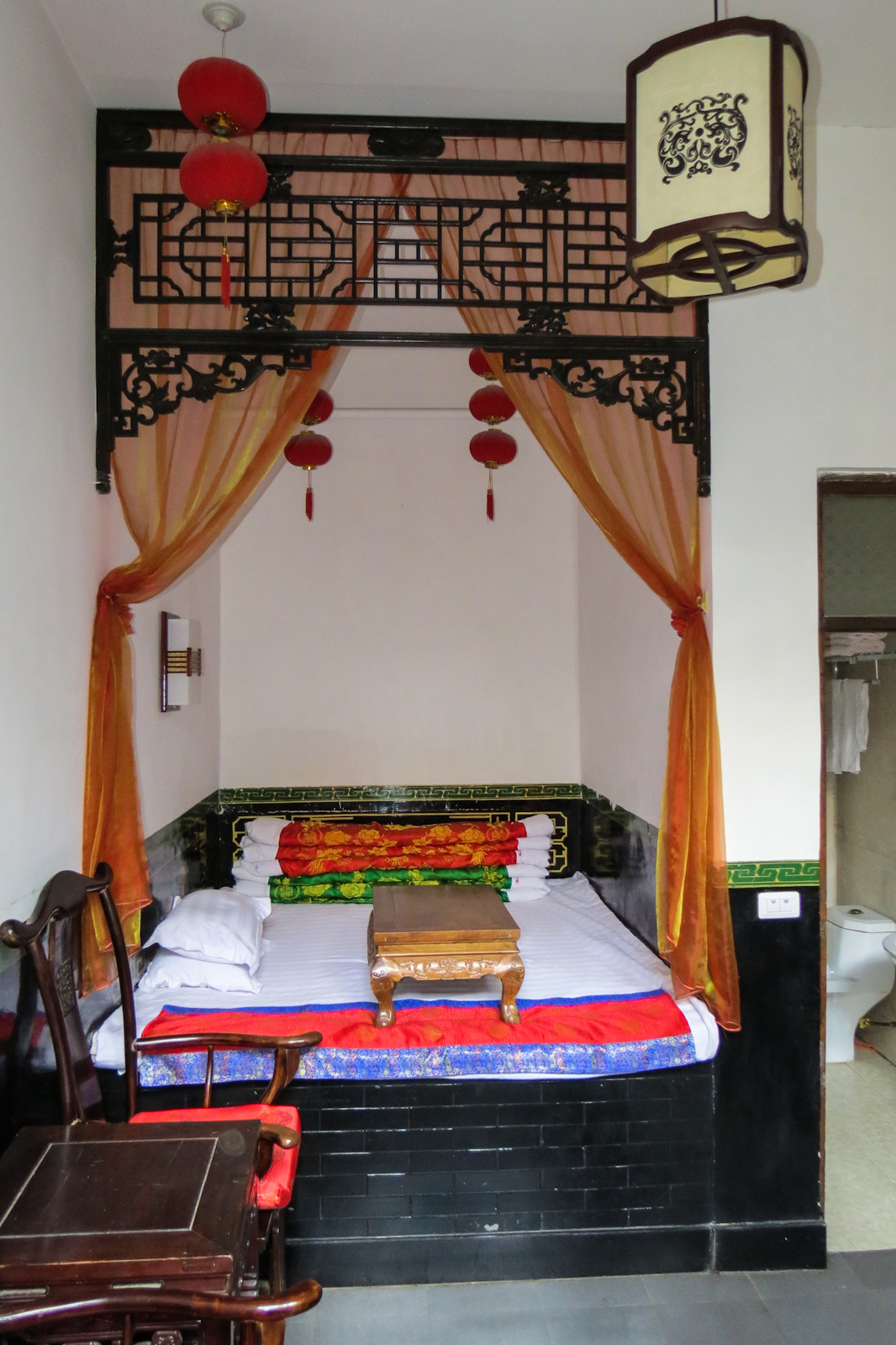 pingyao-traditional-raised-bed