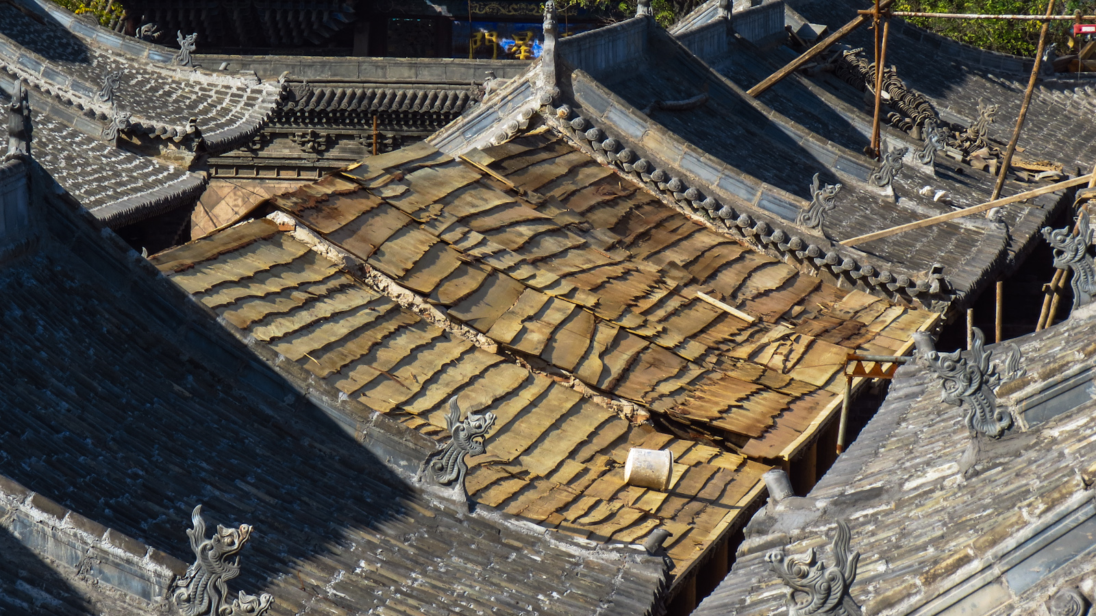 pingyao-traditional-roofing