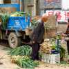 pingyao-market-onion-weigh-in