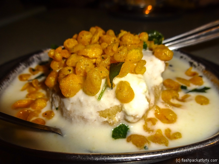 idli-curd-vadai-south-indian-breakfast