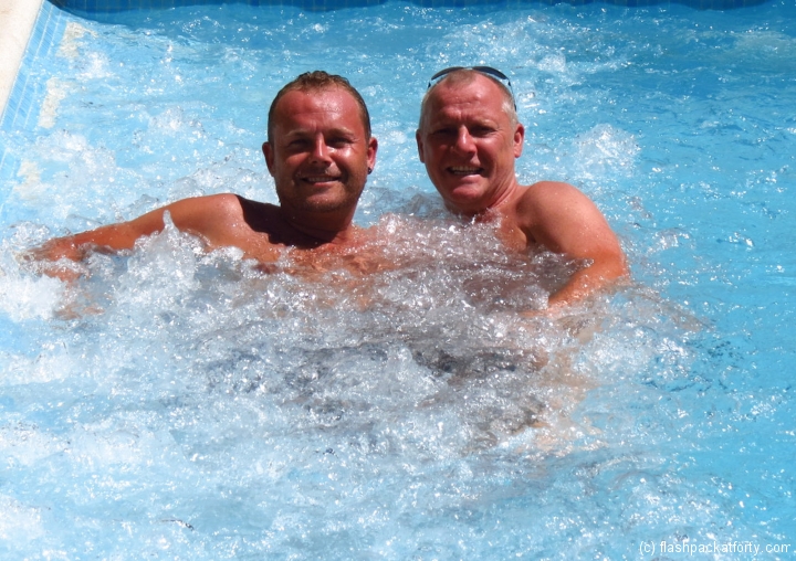 les-bains-de-llo-flashpackers-bathing