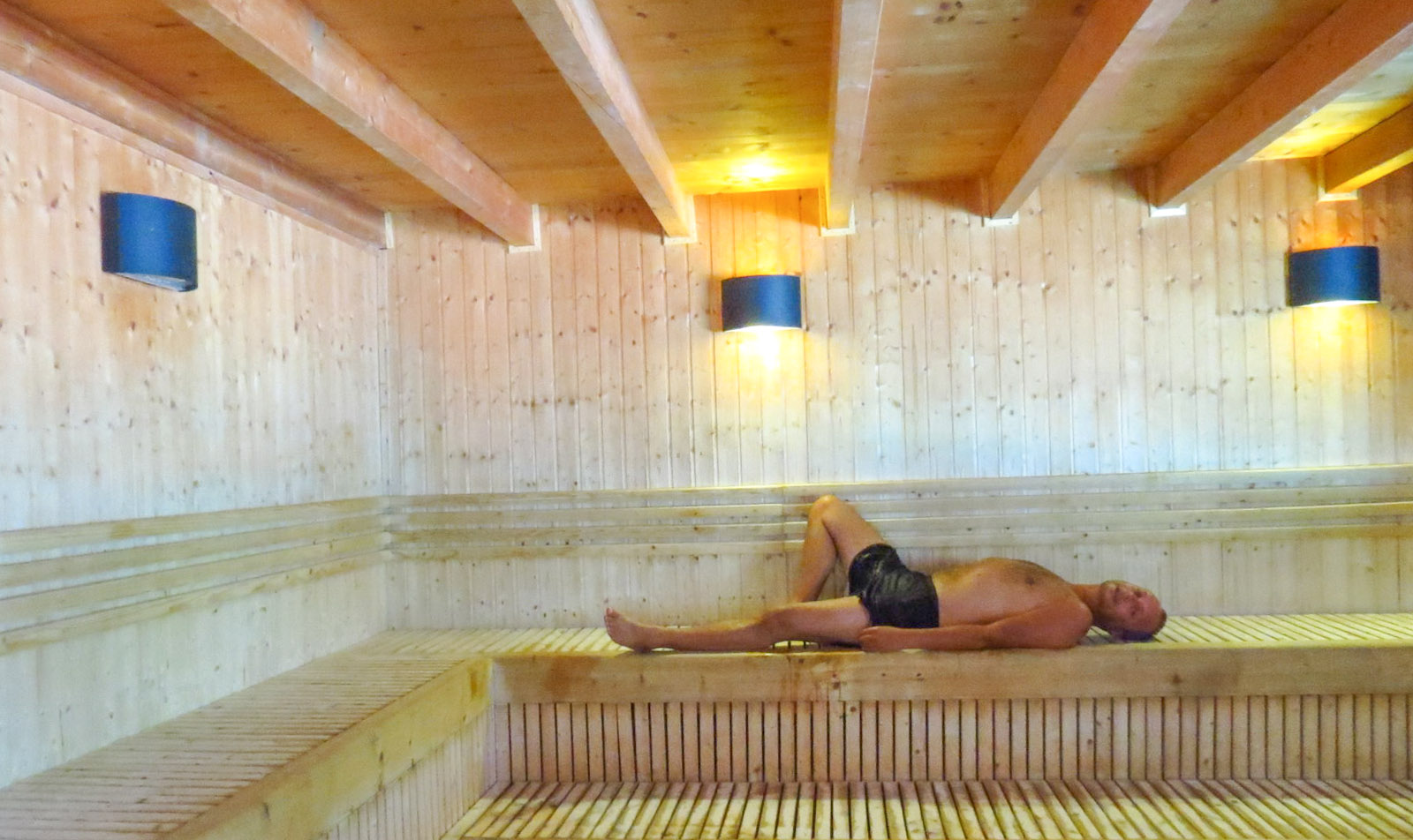 sauna-at-les-bains-de-llo