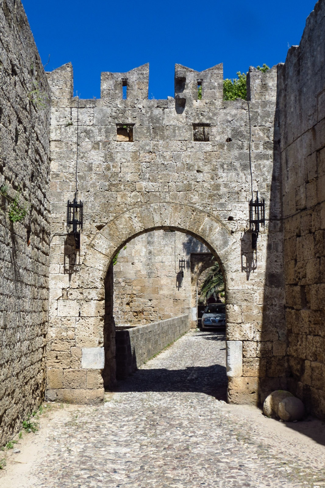 castleated-gate-rhodes-old-town