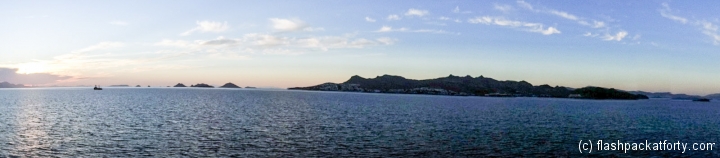 rhodes-santorini-ferry-panorama