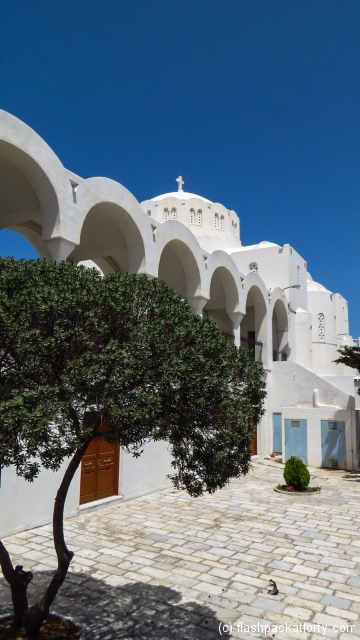 church-in-centre-of-fira