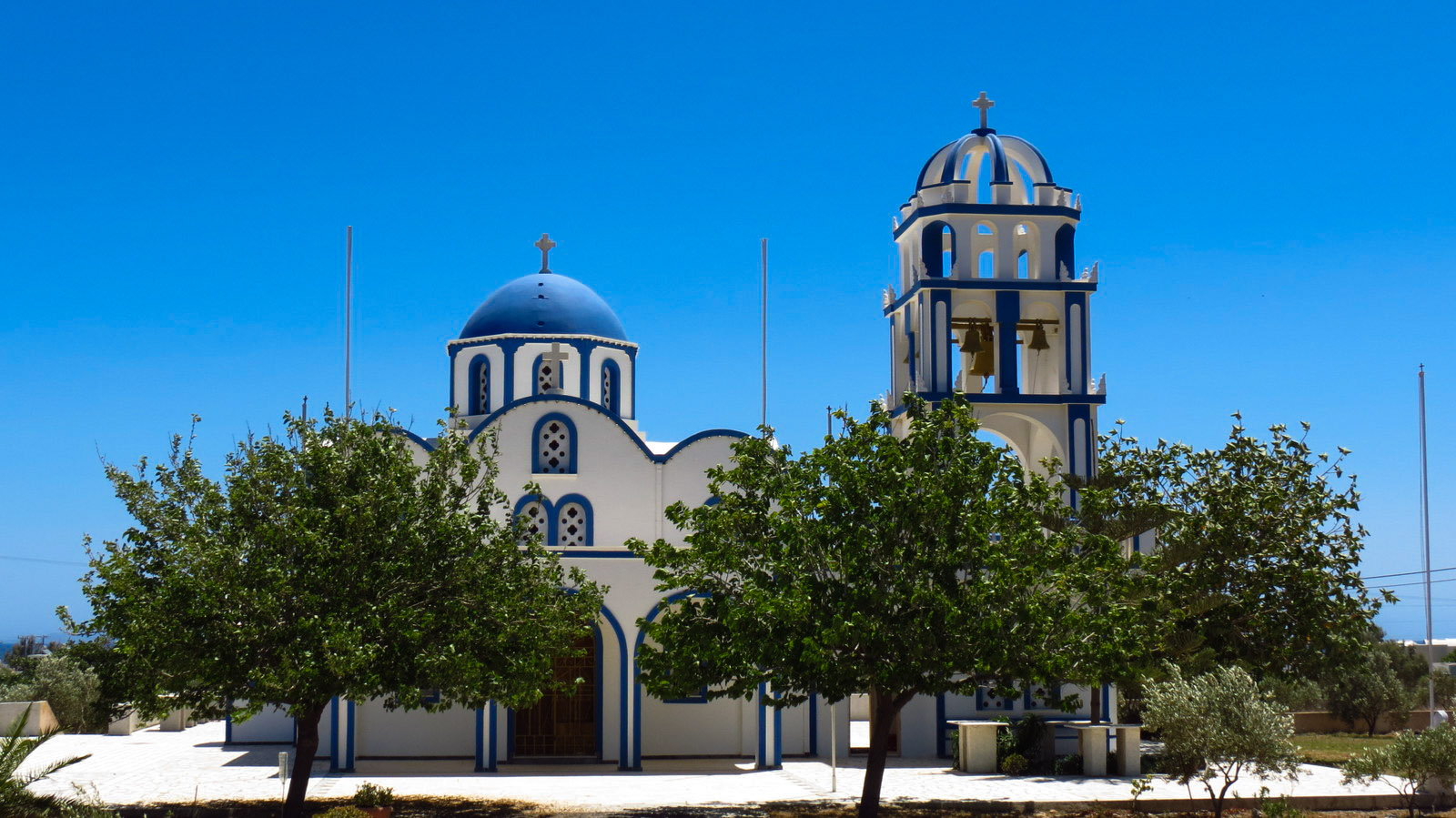 blue-dome-church-kamari
