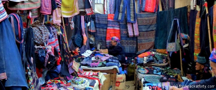 Sapa market workers