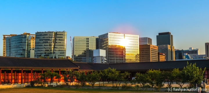 gyeongbokgung-palace-and-new-seoul-buildings-sunset