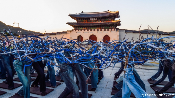 gyeongbokgung-palace-gate-and-modern-art