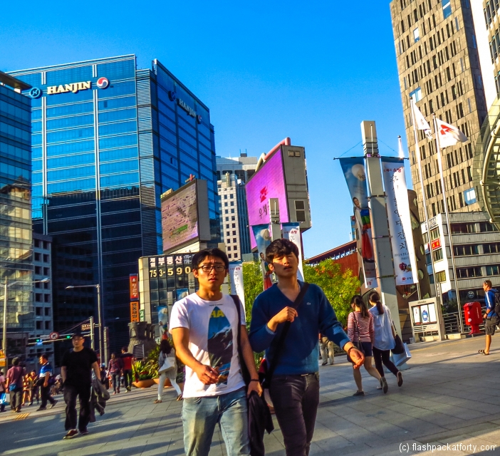 korea-street-people-seoul