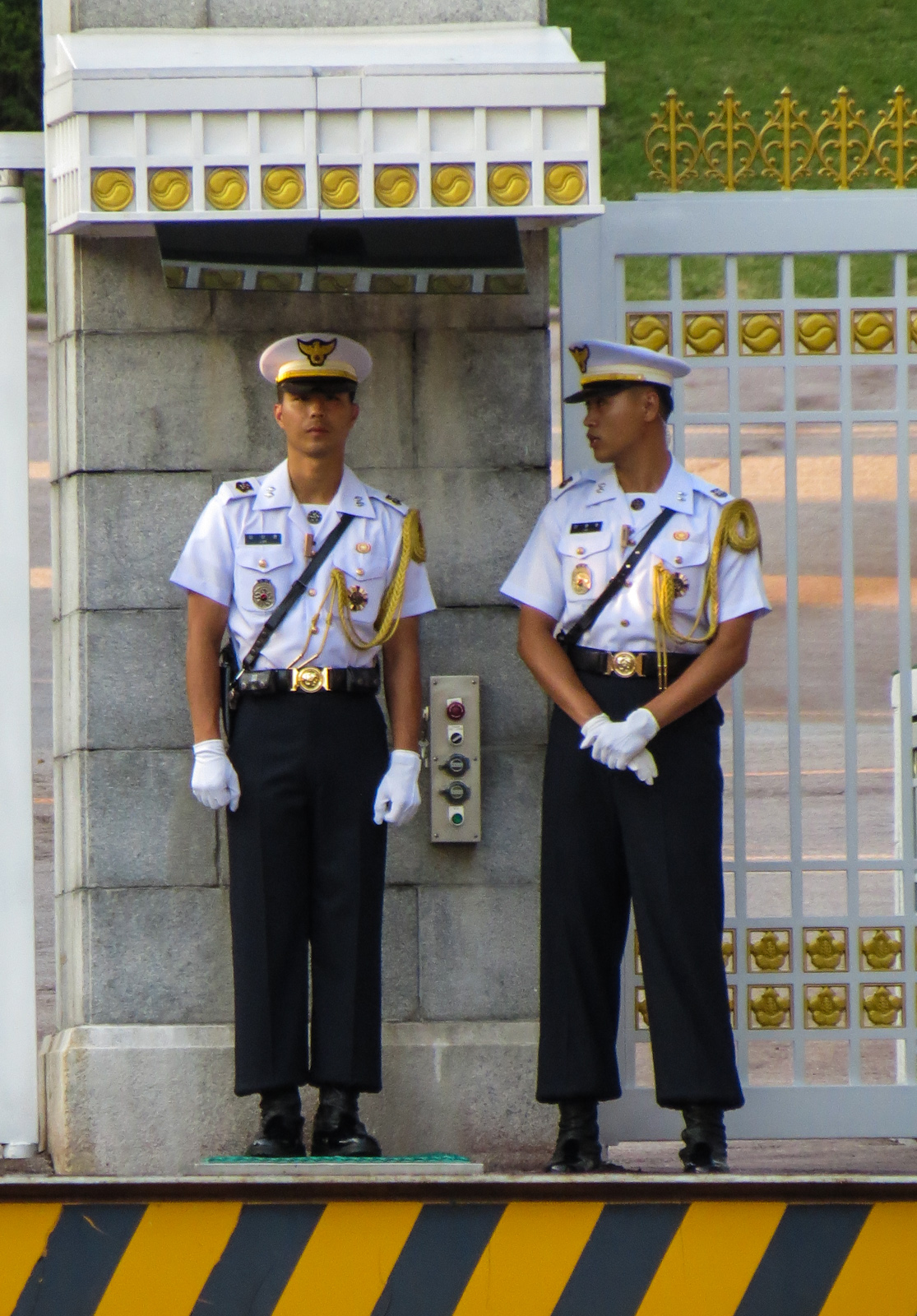 cheong-wa-dae-guards