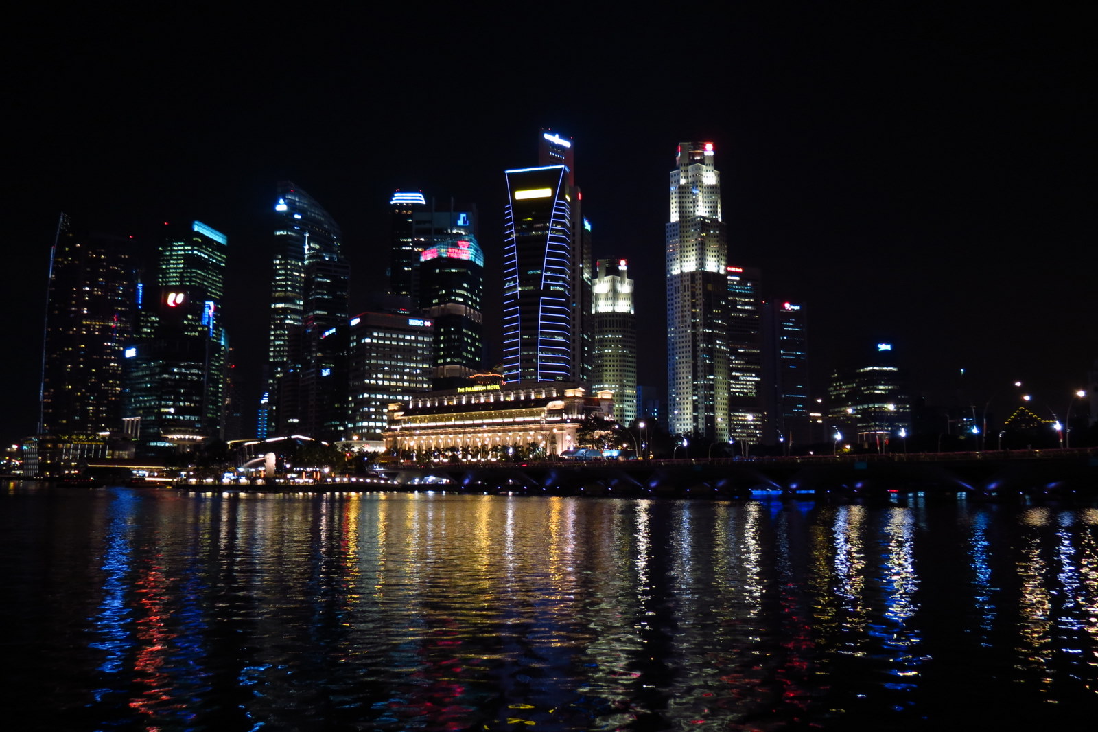 marina-bay-night-scene-singapore-cbd