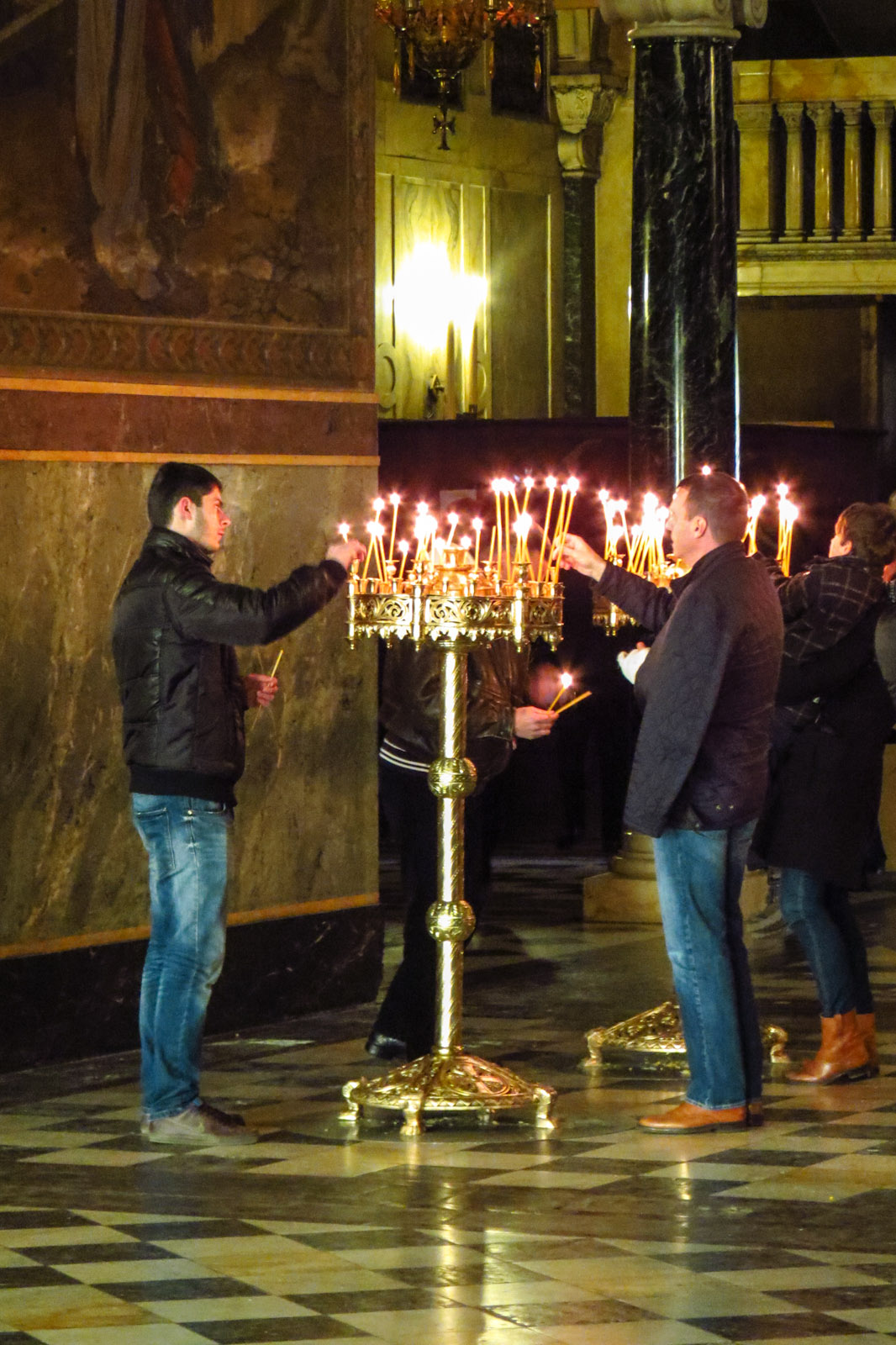 candle-lighting-alexander-nevski-cathedral