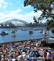 bridge-view-with-crowd-sydney-harbour-2011-nye