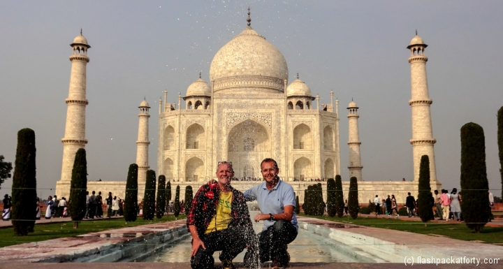 taj-mahal-and-flashpackers