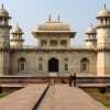 tomb-of-itimad-ud-daulah-marble-building