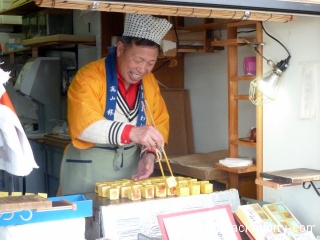 japanese-street-food-sweets-made-of-egg-whites