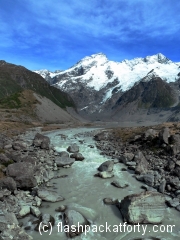 mount-cook-glacial-pool-and-rocks