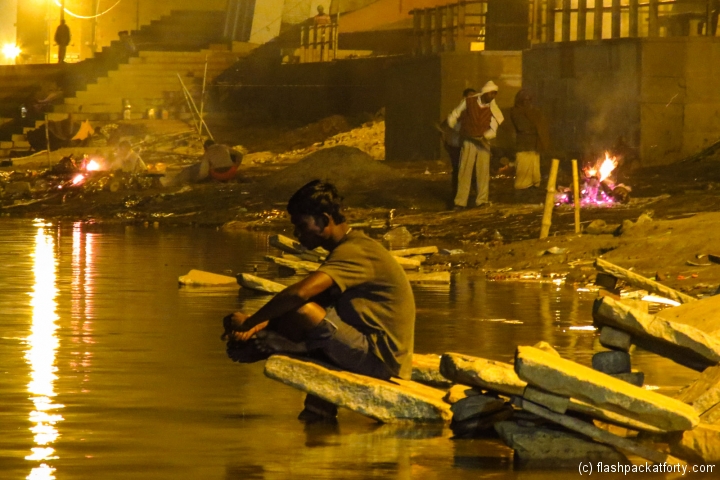 burning-ghat-at-night-varanasi