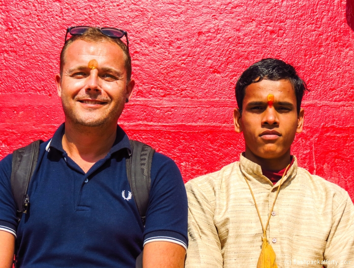 flashpacker-and-holy-man-varanasi-india