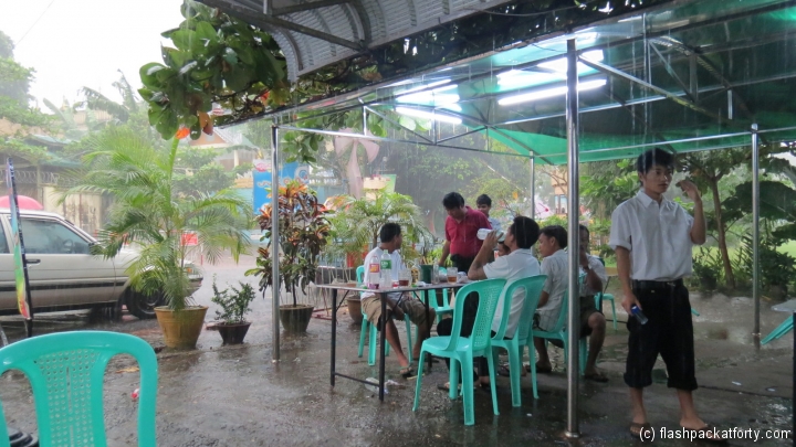 rain-yangon-cafe